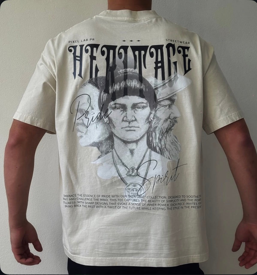 Heritage Tee PIXEL.PR — vista lateral detalle off-white oversized